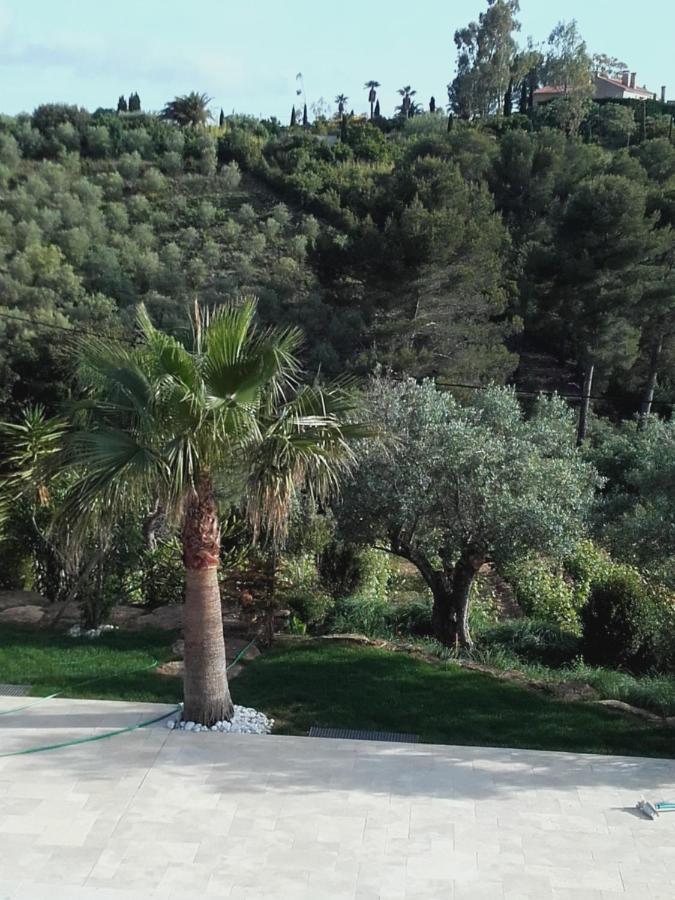 La Bastide De L'Oliveraie Ле Кастеле Екстериор снимка